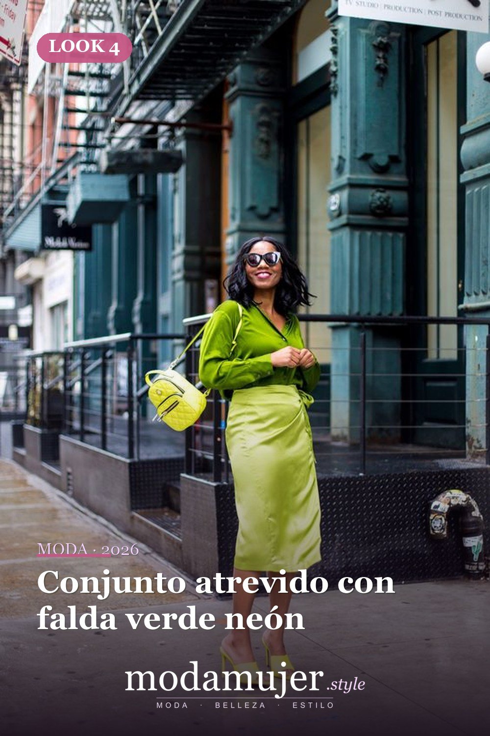 Conjunto atrevido con falda verde neón — 14 trajes y looks de neón de moda para la primavera de 2026