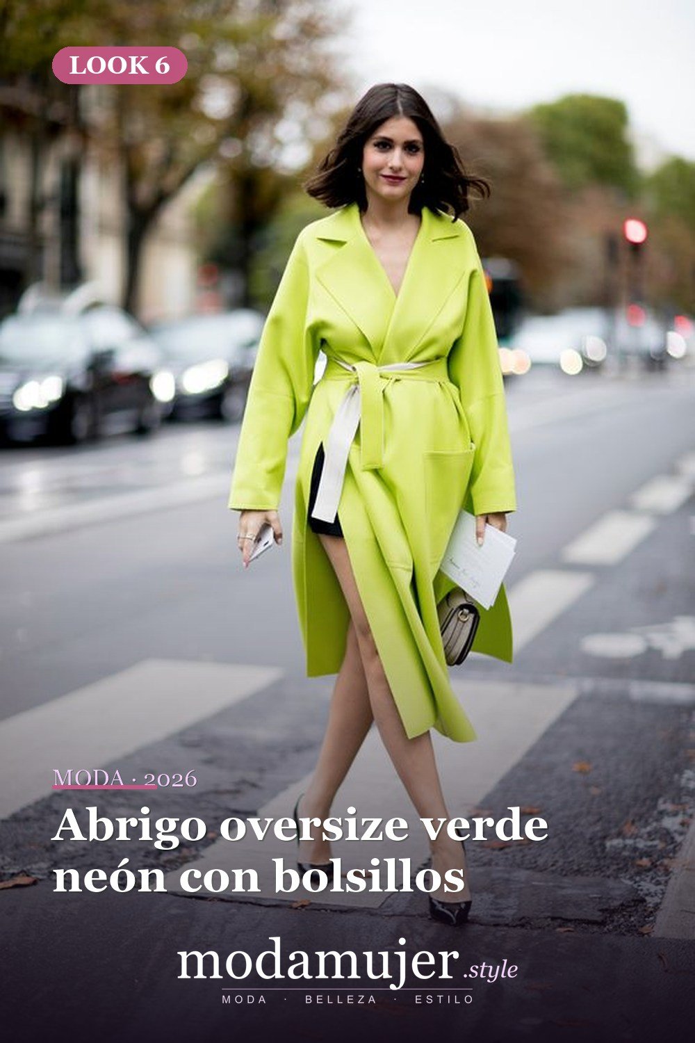 Abrigo oversize verde neón con bolsillos — 14 trajes y looks de neón de moda para la primavera de 2026