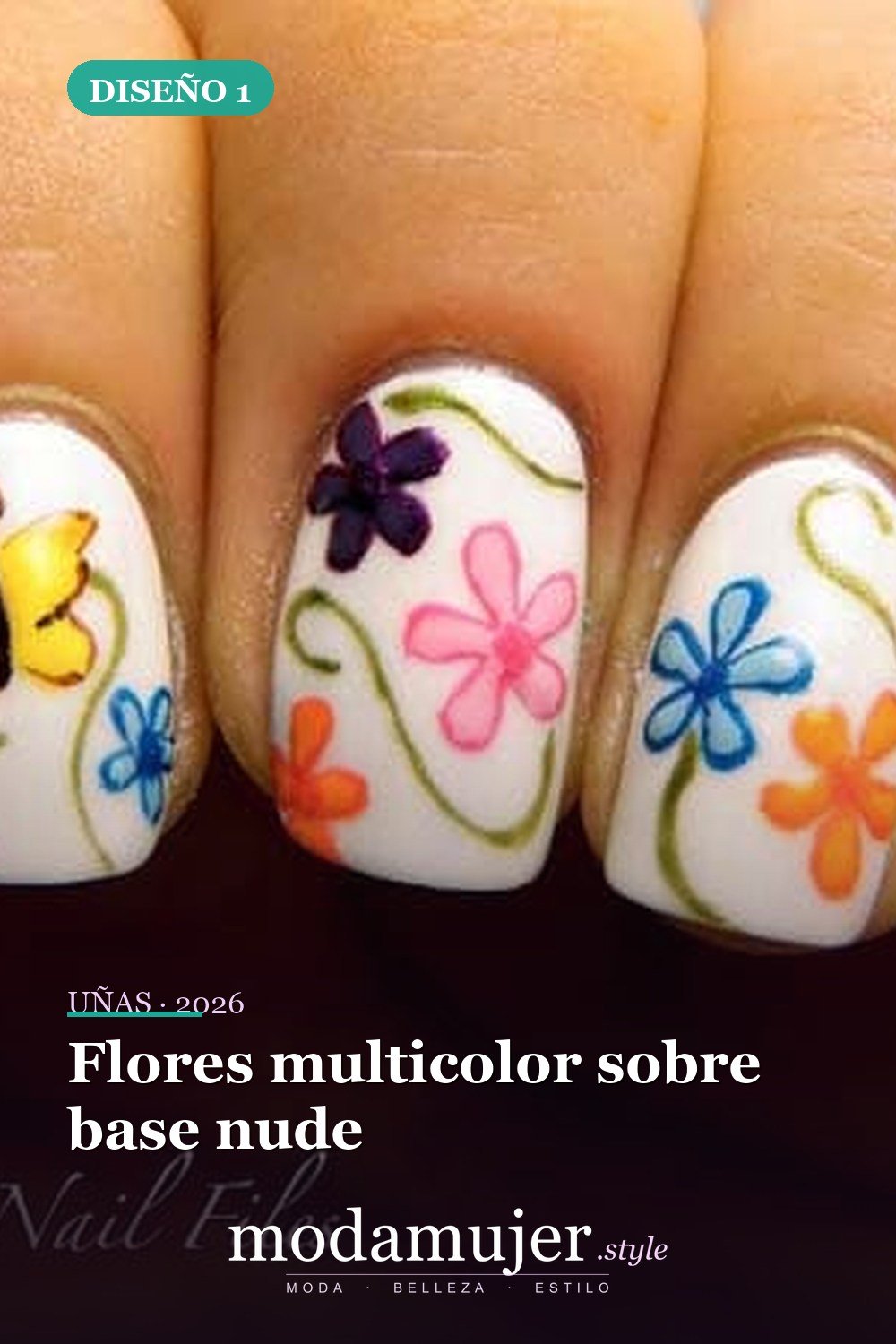 Flores multicolor sobre base nude — 15 coloridos diseños de uñas de flores para el verano