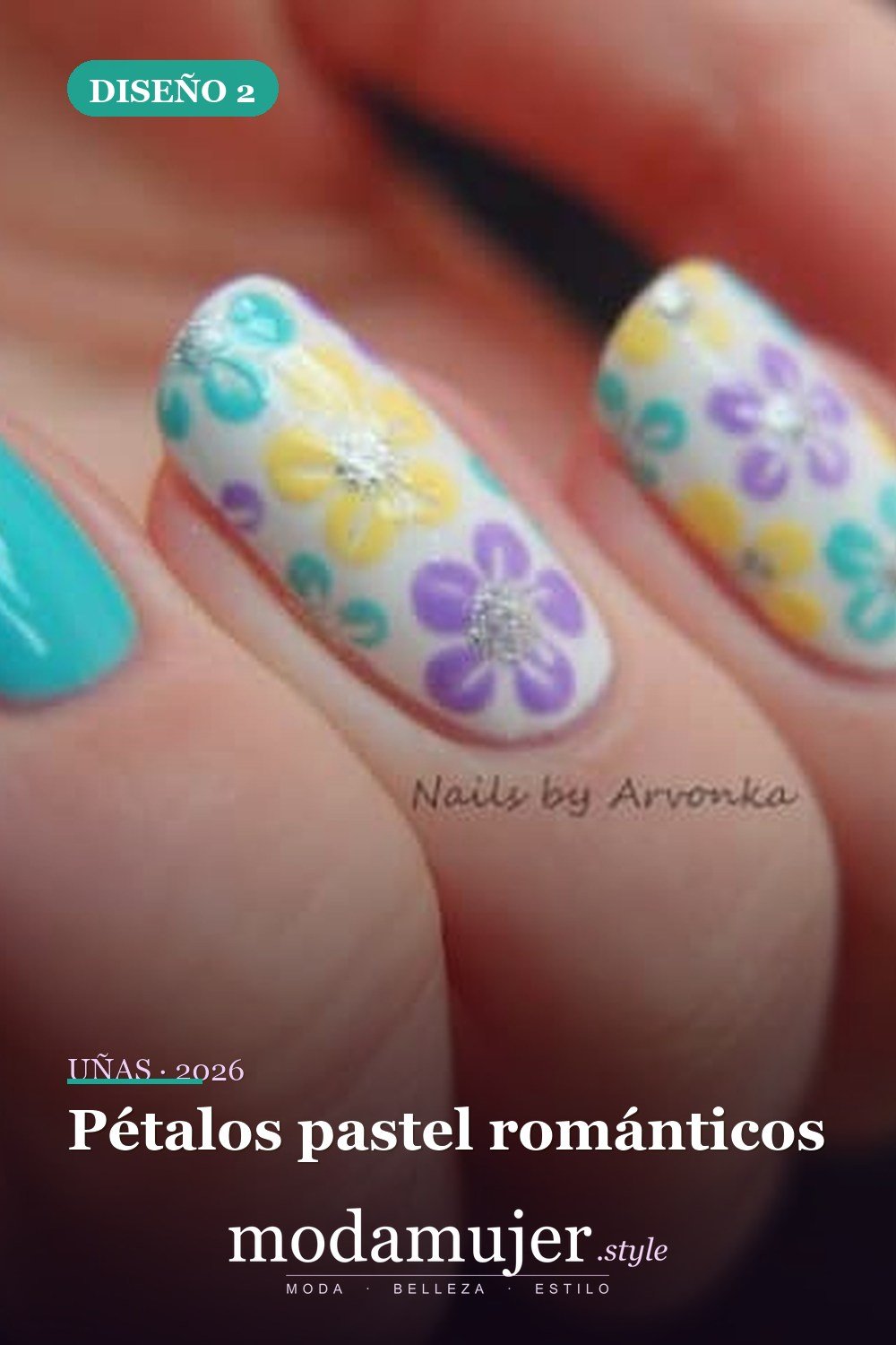 Pétalos pastel románticos — 15 coloridos diseños de uñas de flores para el verano