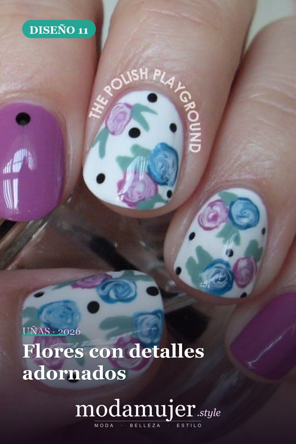 Flores con detalles adornados — 15 coloridos diseños de uñas de flores para el verano