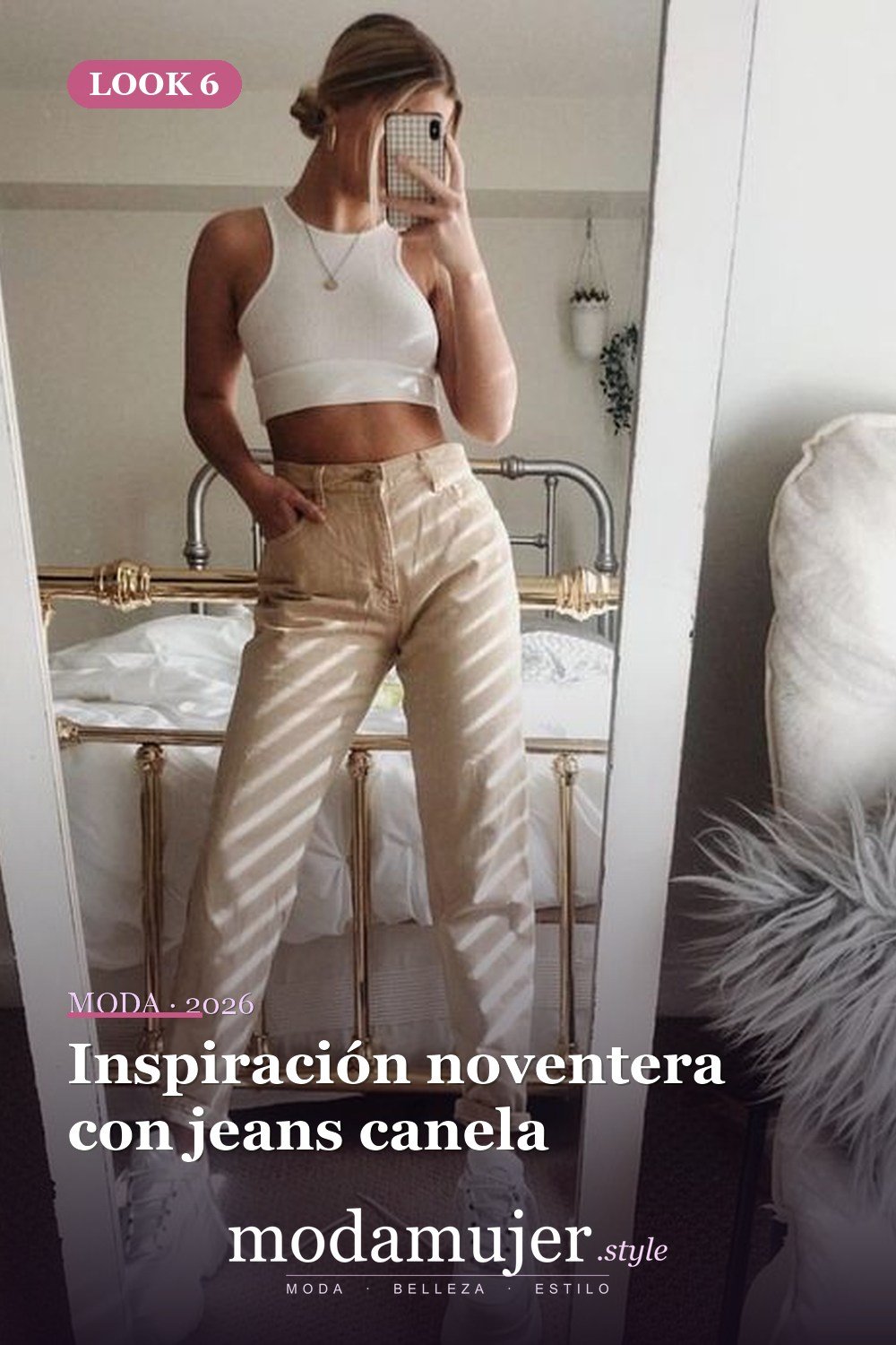 Inspiración noventera con jeans canela — 15 conjuntos de moda de verano con blusas sin mangas