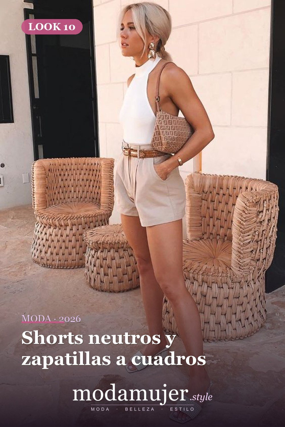Shorts neutros y zapatillas a cuadros — 15 conjuntos de moda de verano con blusas sin mangas