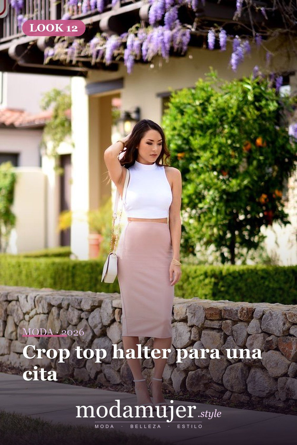 Crop top halter para una cita — 15 conjuntos de moda de verano con blusas sin mangas