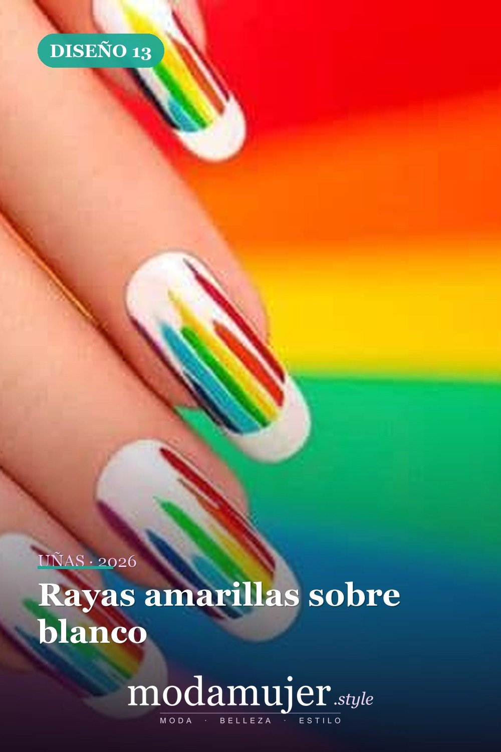 Rayas amarillas sobre blanco — 15 diseños de uñas blancas brillantes y elegantes