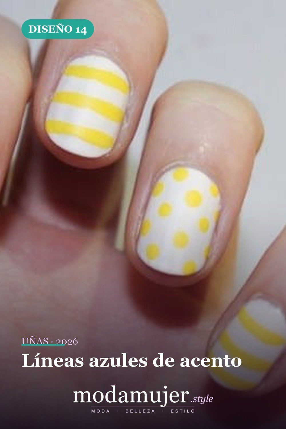Líneas azules de acento — 15 diseños de uñas blancas brillantes y elegantes