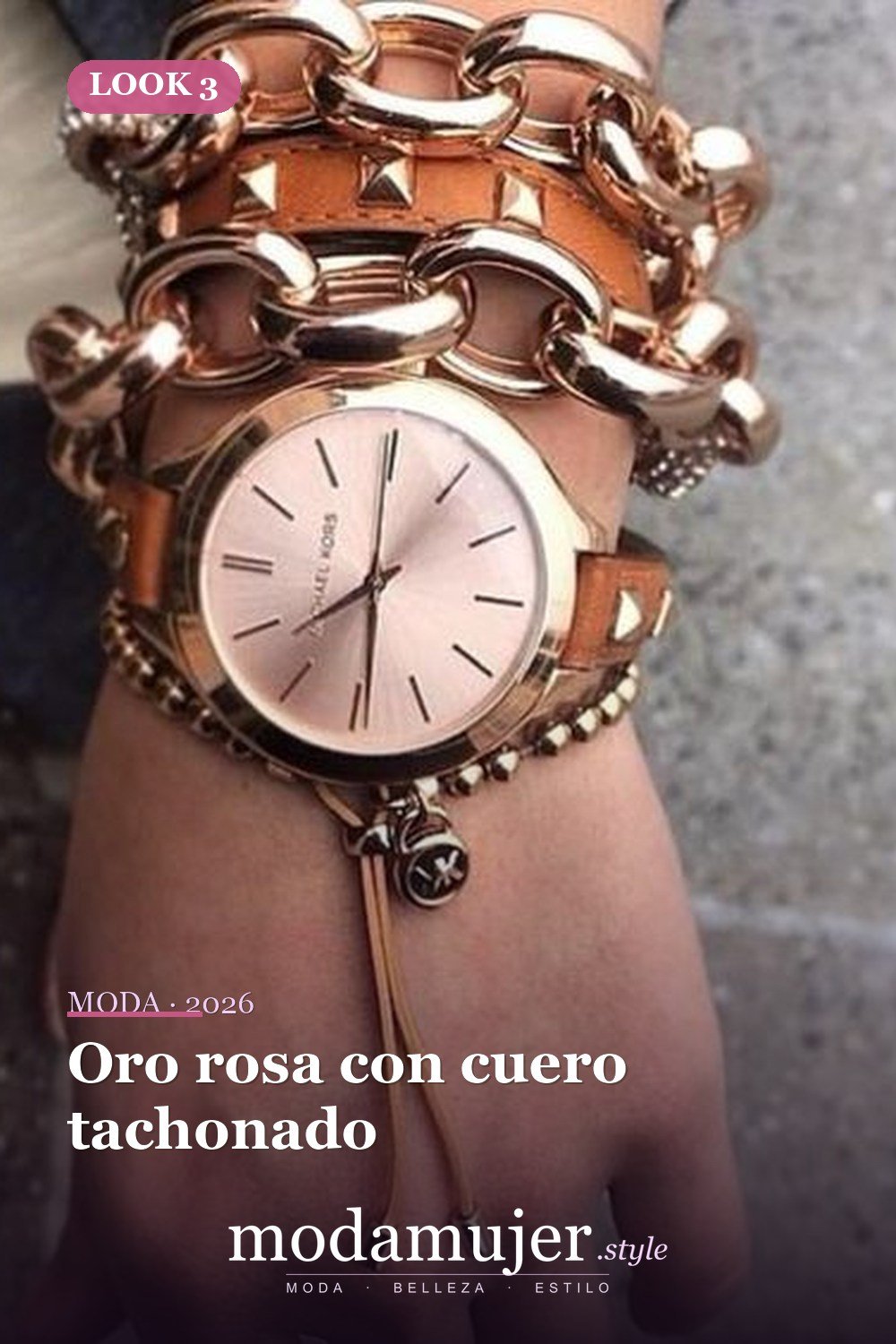 Oro rosa con cuero tachonado — 15 formas de colocar pulseras en capas con un reloj