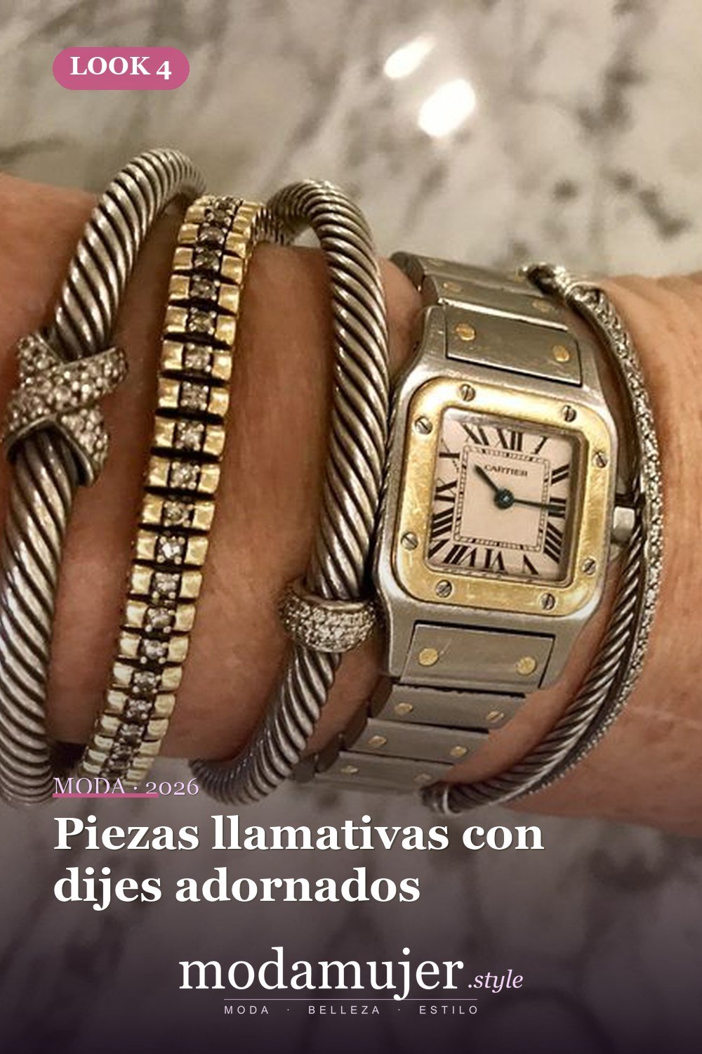 Piezas llamativas con dijes adornados — 15 formas de colocar pulseras en capas con un reloj