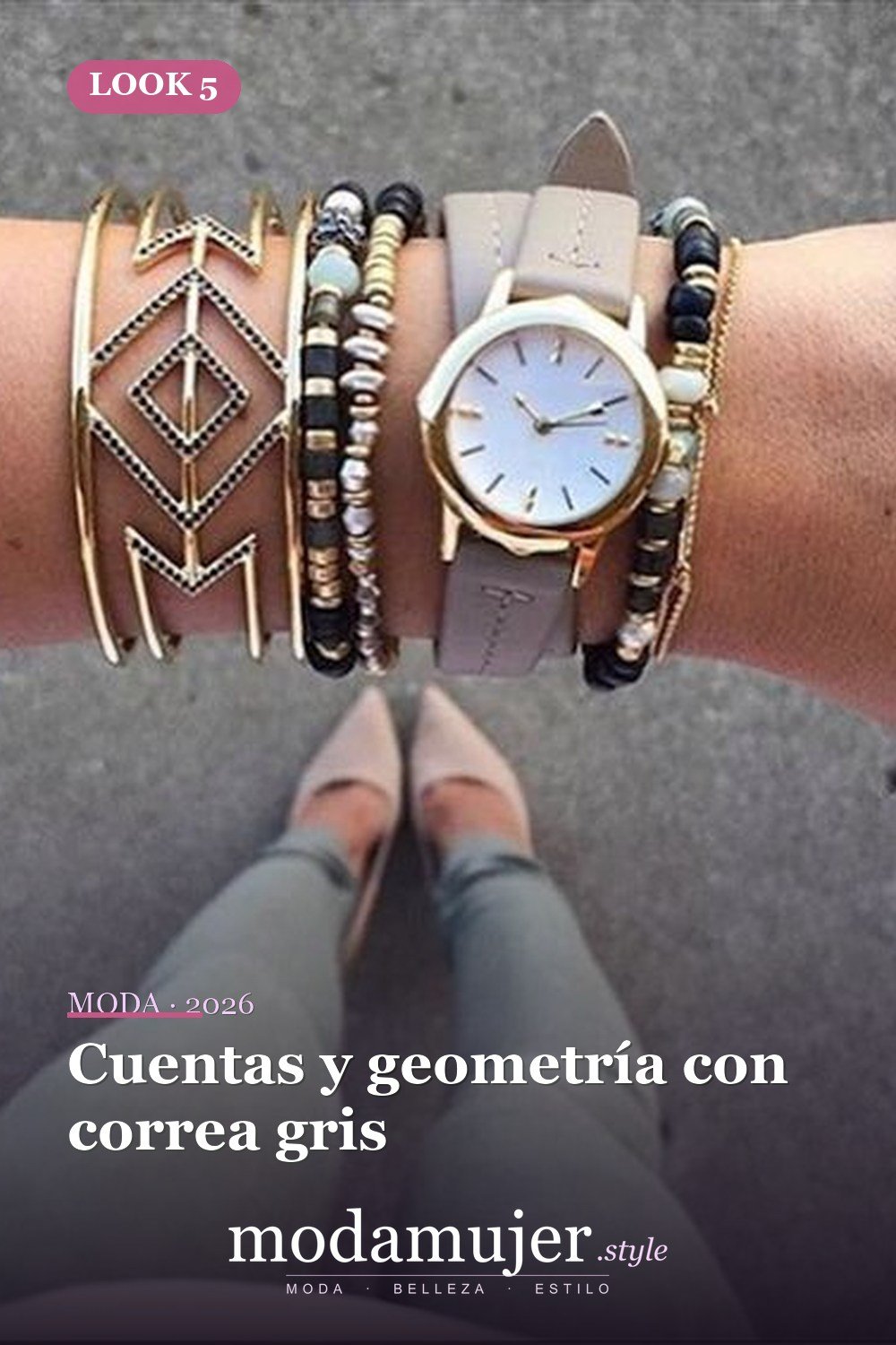 Cuentas y geometría con correa gris — 15 formas de colocar pulseras en capas con un reloj