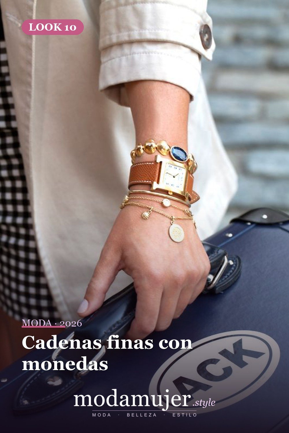 Cadenas finas con monedas — 15 formas de colocar pulseras en capas con un reloj