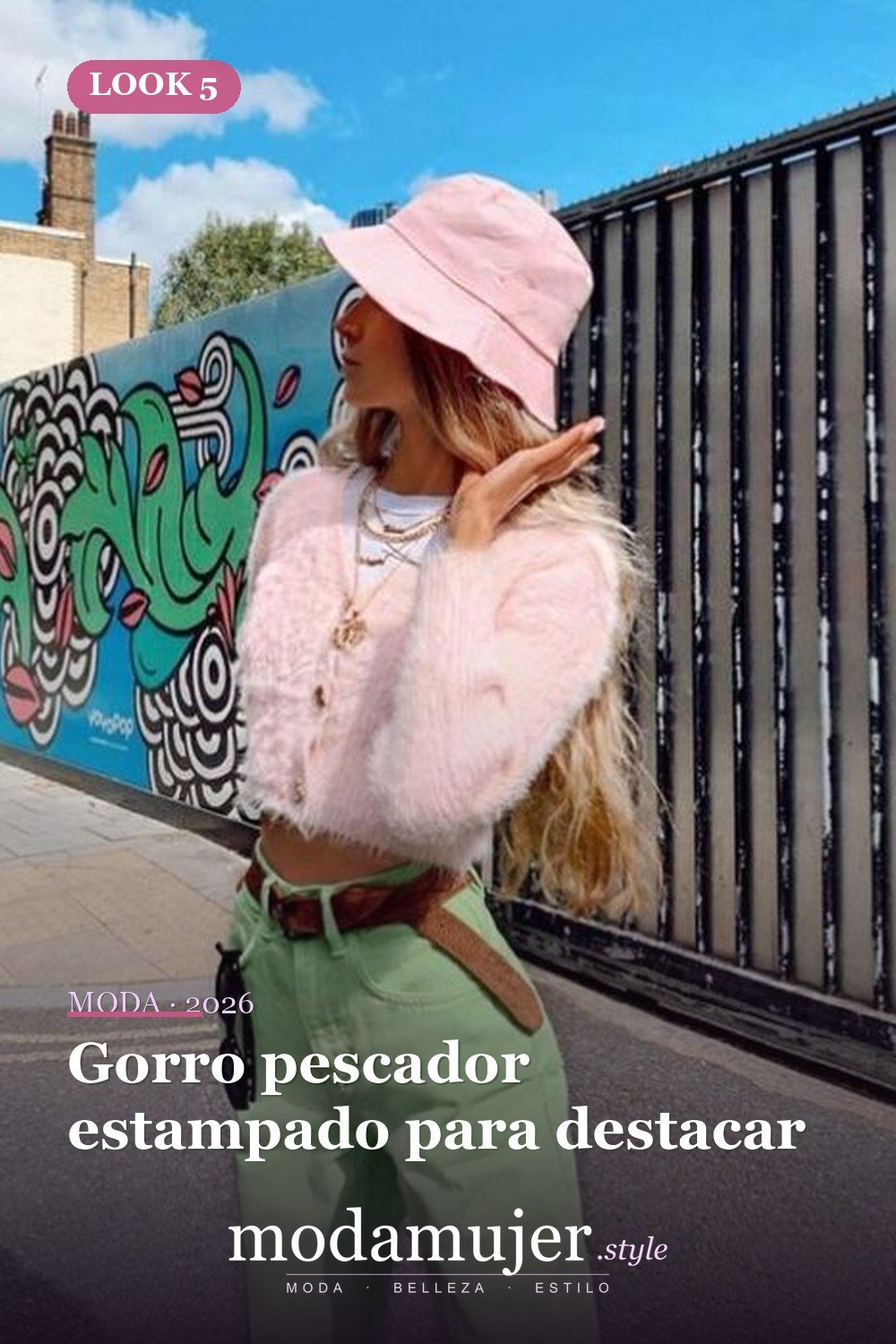 Gorro pescador estampado para destacar — 15 Maneras de llevar gorro pescador sin perder el encanto