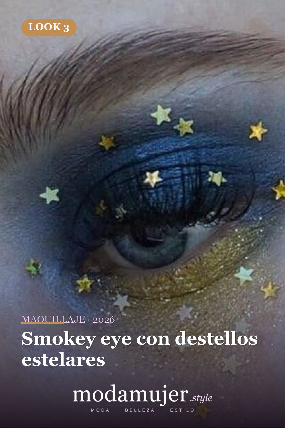 Smokey eye con destellos estelares — 15 Maquillajes con brillo de estrellas que te fascinarán