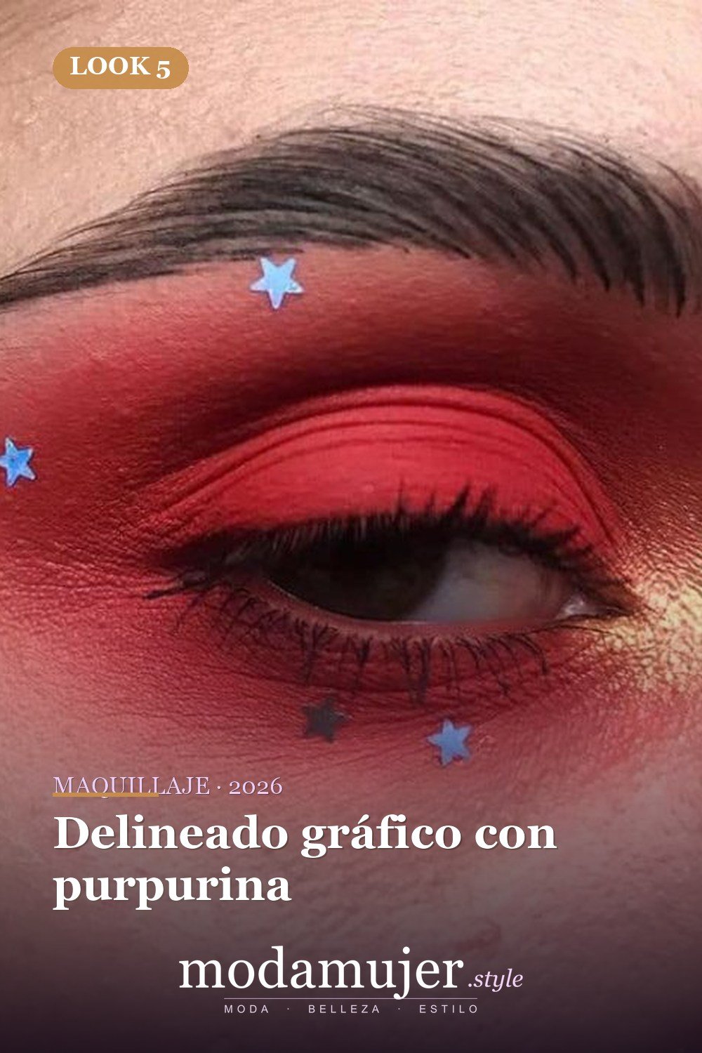 Delineado gráfico con purpurina — 15 Maquillajes con brillo de estrellas que te fascinarán
