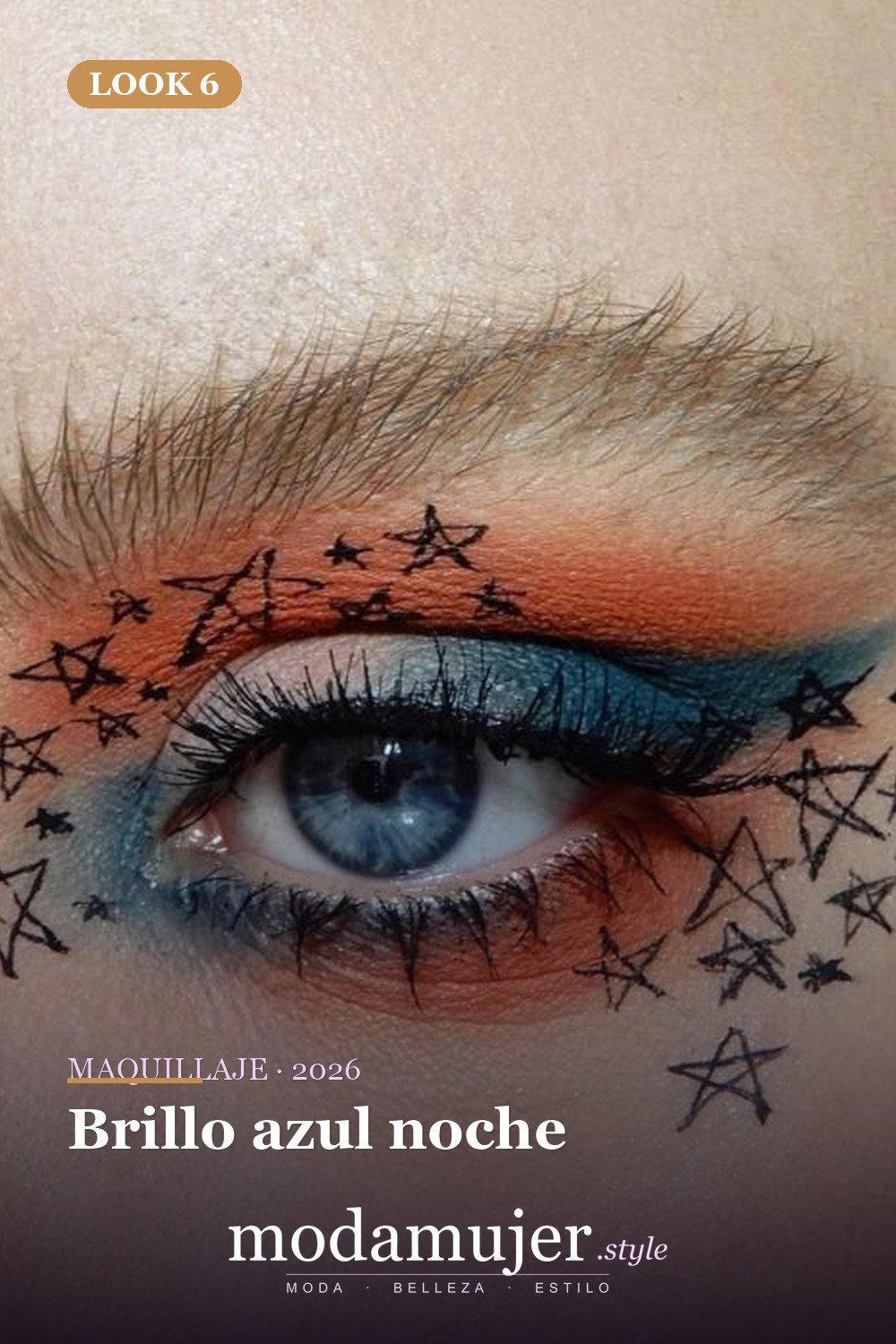 Brillo azul noche — 15 Maquillajes con brillo de estrellas que te fascinarán