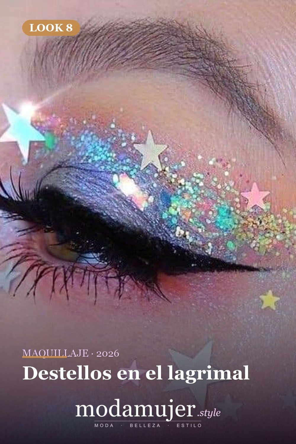 Destellos en el lagrimal — 15 Maquillajes con brillo de estrellas que te fascinarán