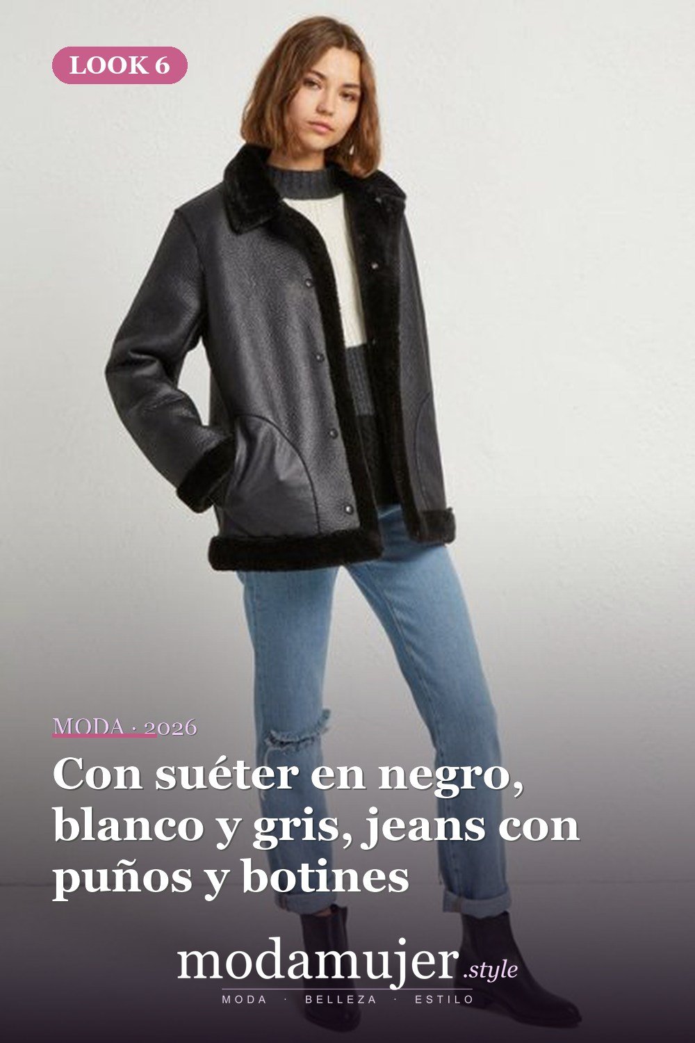 Con suéter en negro, blanco y gris, jeans con puños y botines — 17 ideas de atuendo con abrigos con puños de piel para 2026