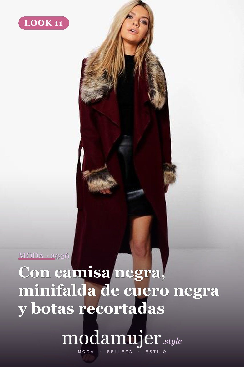 Con camisa negra, minifalda de cuero negra y botas recortadas — 17 ideas de atuendo con abrigos con puños de piel para 2026