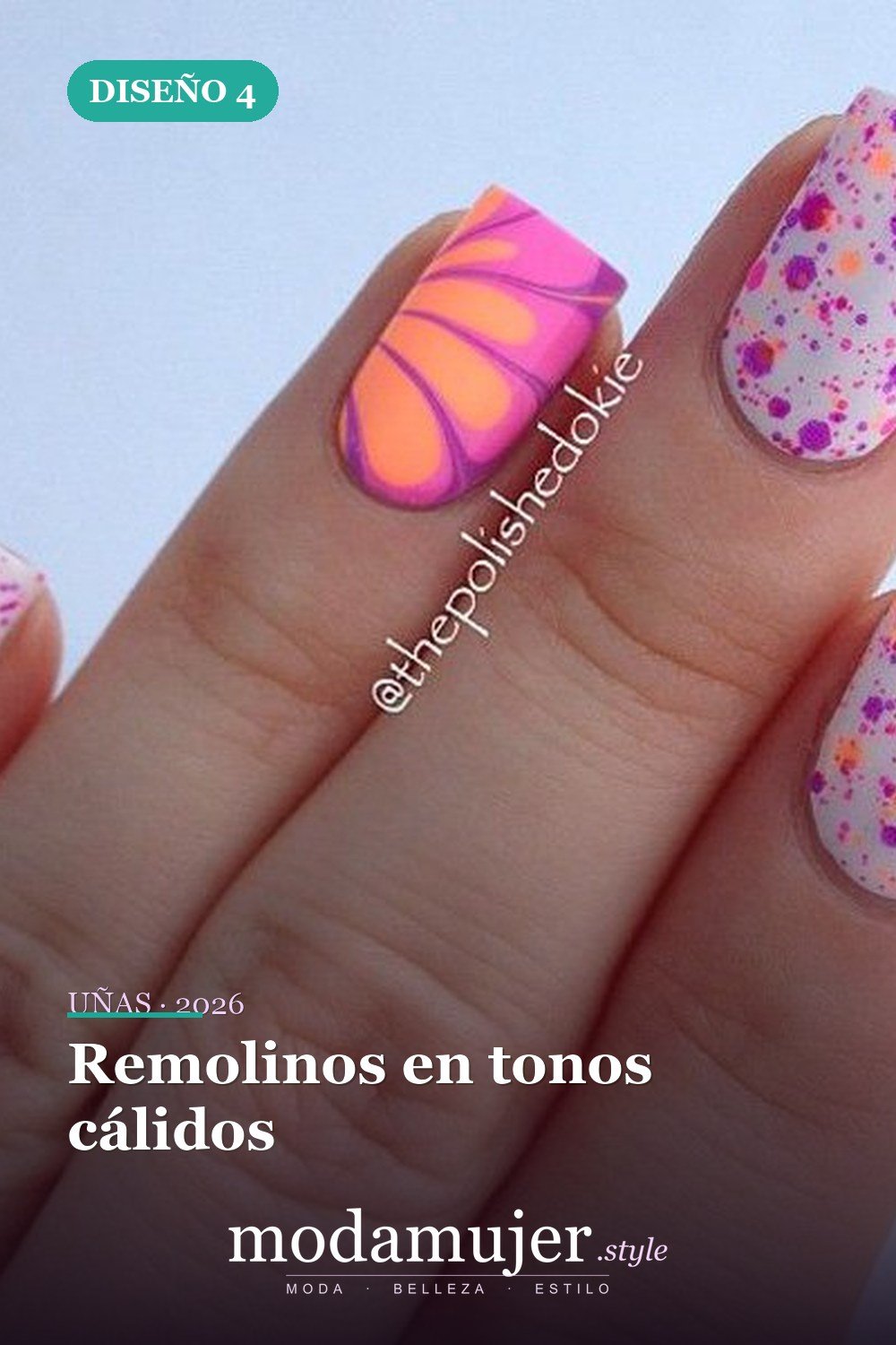 Remolinos en tonos cálidos — 18 diseños únicos de uñas de mármol de agua
