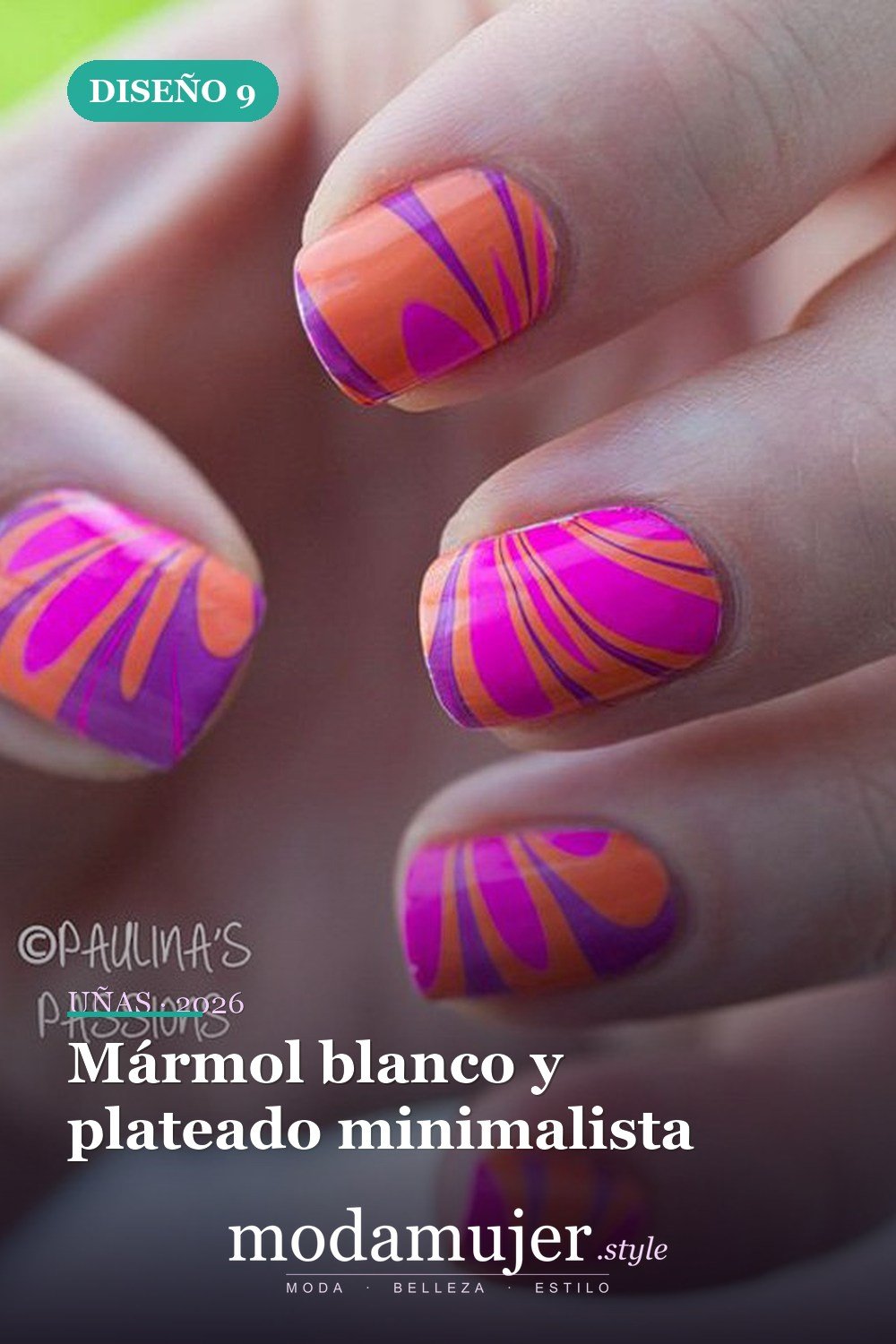 Mármol blanco y plateado minimalista — 18 diseños únicos de uñas de mármol de agua