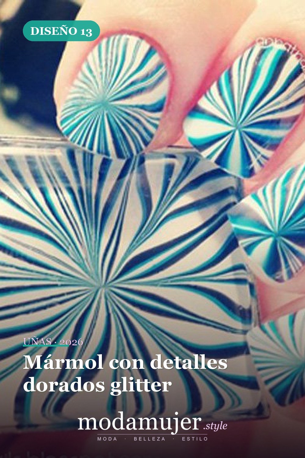 Mármol con detalles dorados glitter — 18 diseños únicos de uñas de mármol de agua