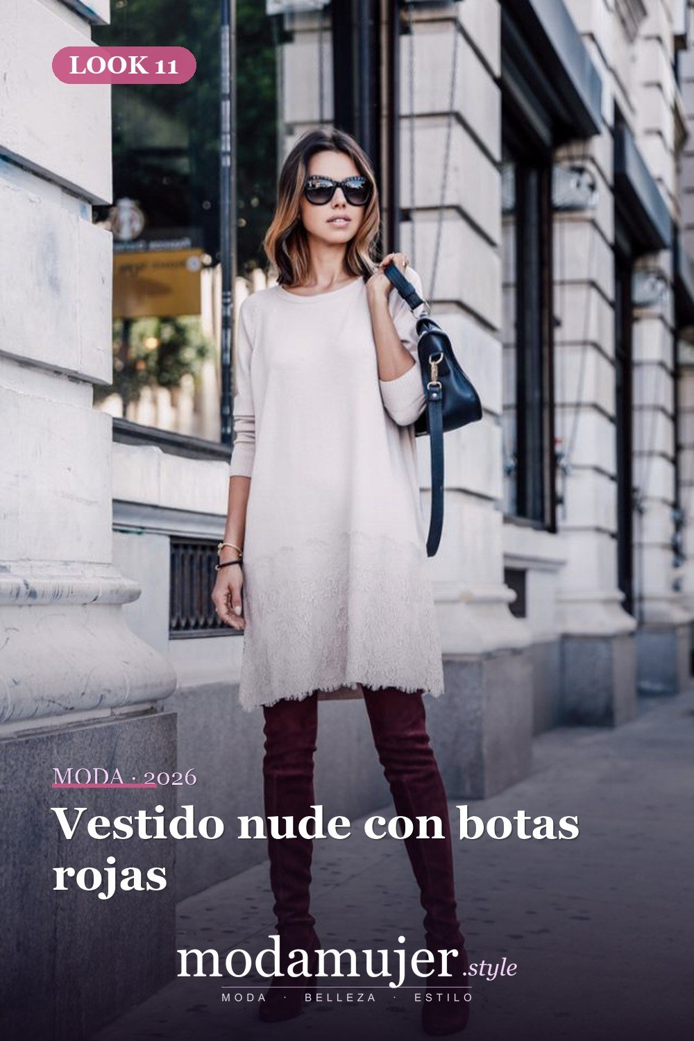 Vestido nude con botas rojas — 18 ideas de outfits con vestidos de punto para 2026