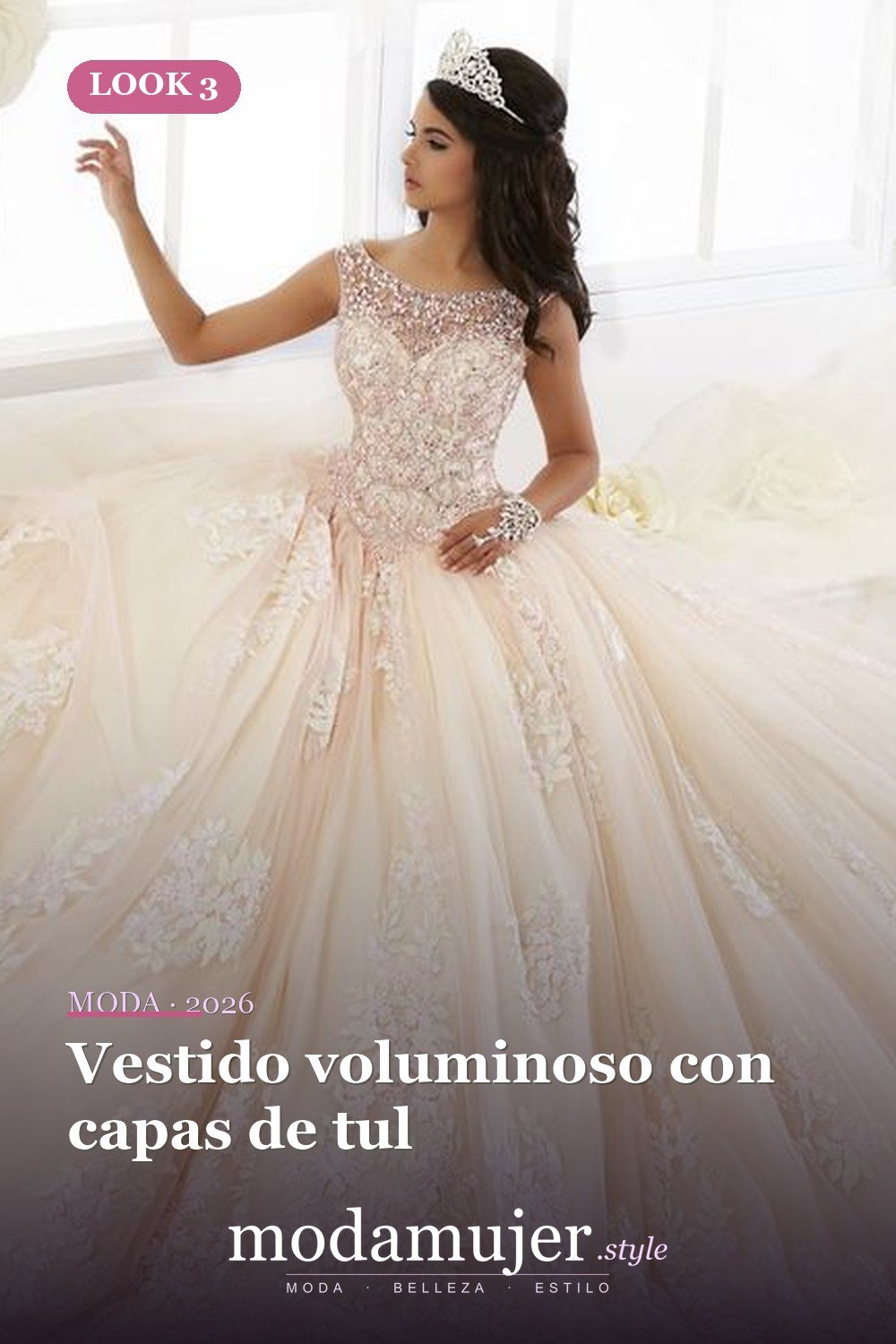 Vestido voluminoso con capas de tul — 18 ideas de vestidos de quinceañera absolutamente impresionantes
