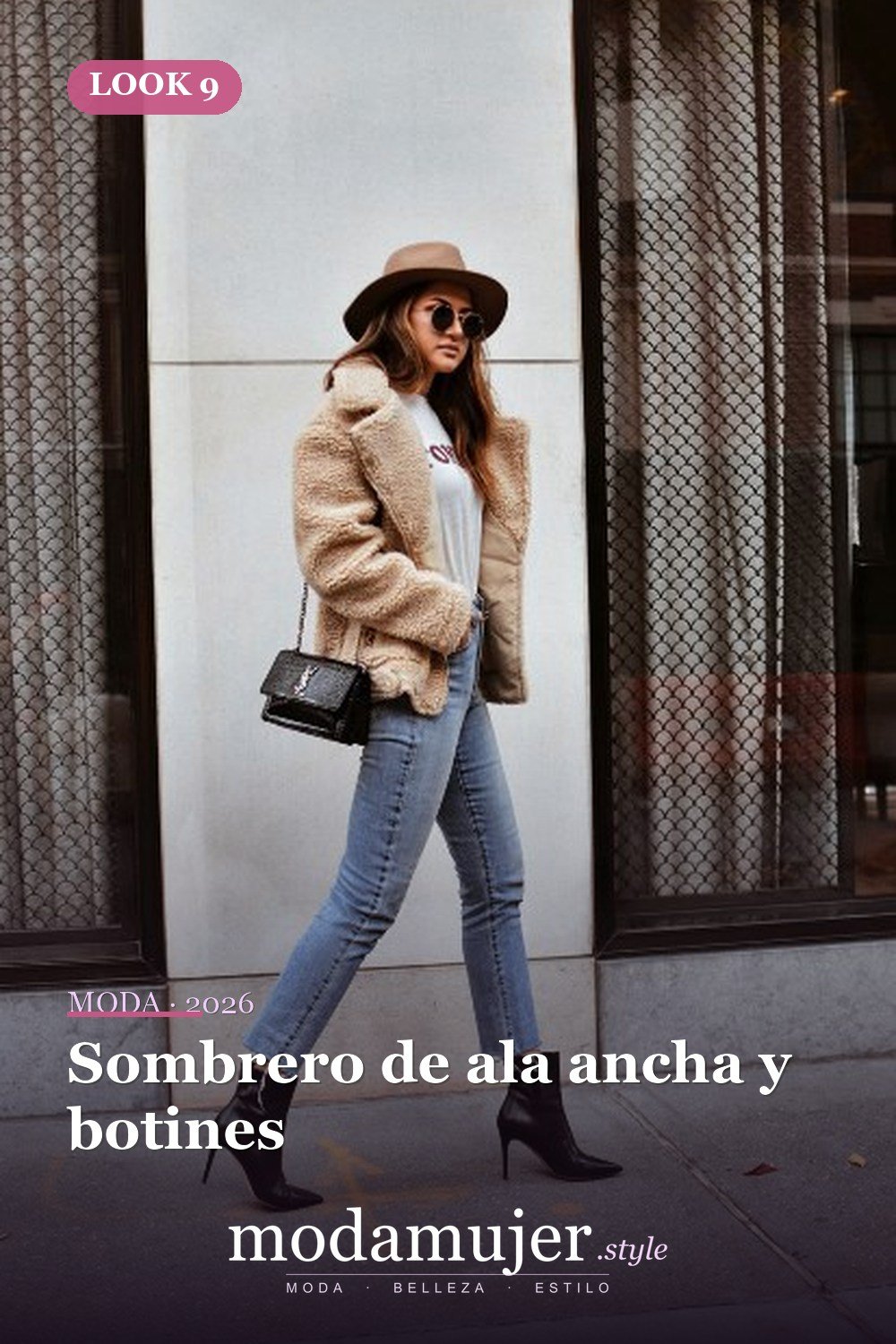 Sombrero de ala ancha y botines — 18 trajes cómodos con chaquetas de osito de peluche