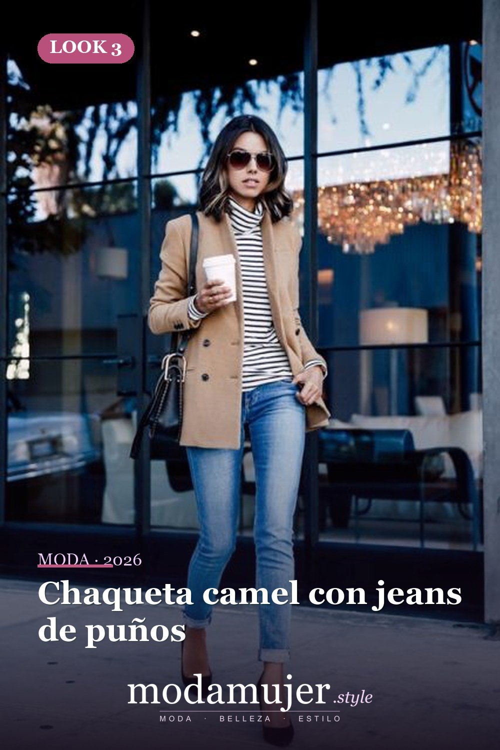 Chaqueta camel con jeans de puños — 18 trajes elegantes con cuellos de tortuga a rayas