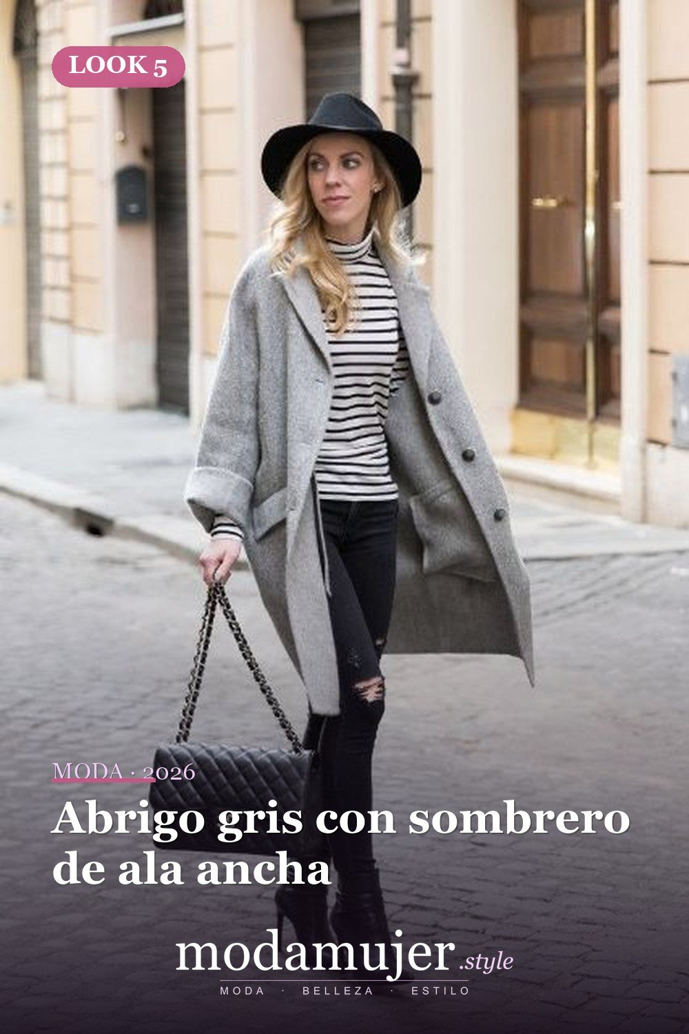 Abrigo gris con sombrero de ala ancha — 18 trajes elegantes con cuellos de tortuga a rayas