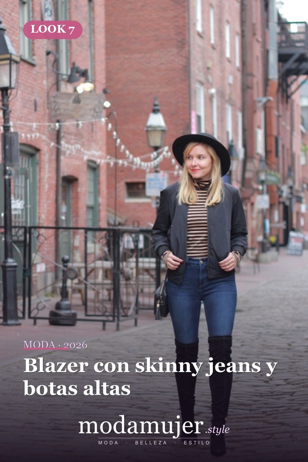 Blazer con skinny jeans y botas altas — 18 trajes elegantes con cuellos de tortuga a rayas