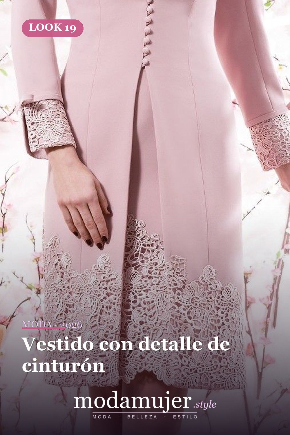 Vestido con detalle de cinturón — 19 fabulosos looks para la madre de la novia
