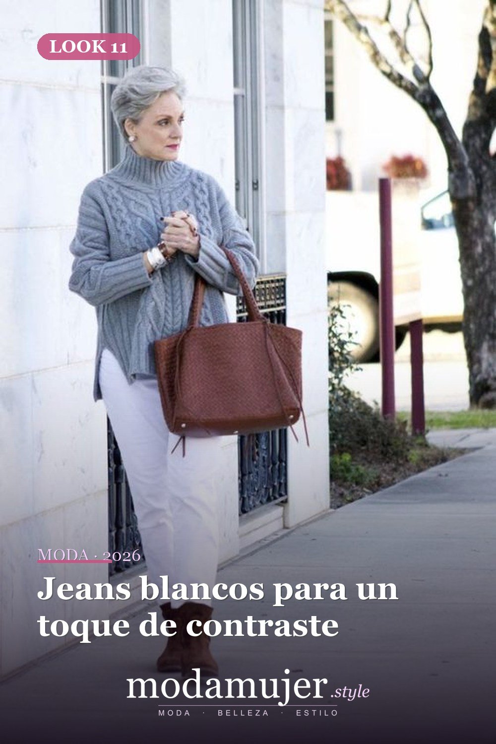 Jeans blancos para un toque de contraste — 20 ideas de ropa y accesorios para lucir más joven en 2026