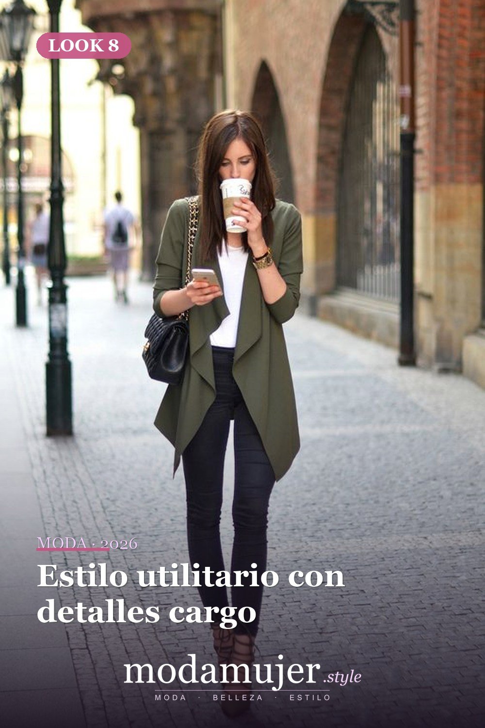 Estilo utilitario con detalles cargo — 20 maneras bonitas de usar atuendo de color caqui