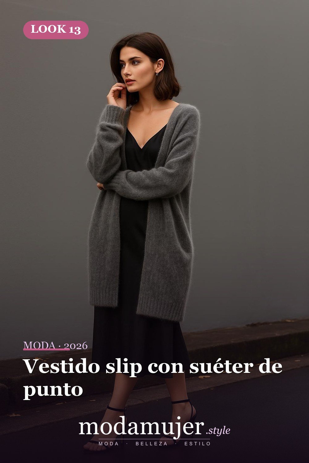 Vestido slip con suéter de punto — 20 maneras de diseñar tus vestidos slip en 2026