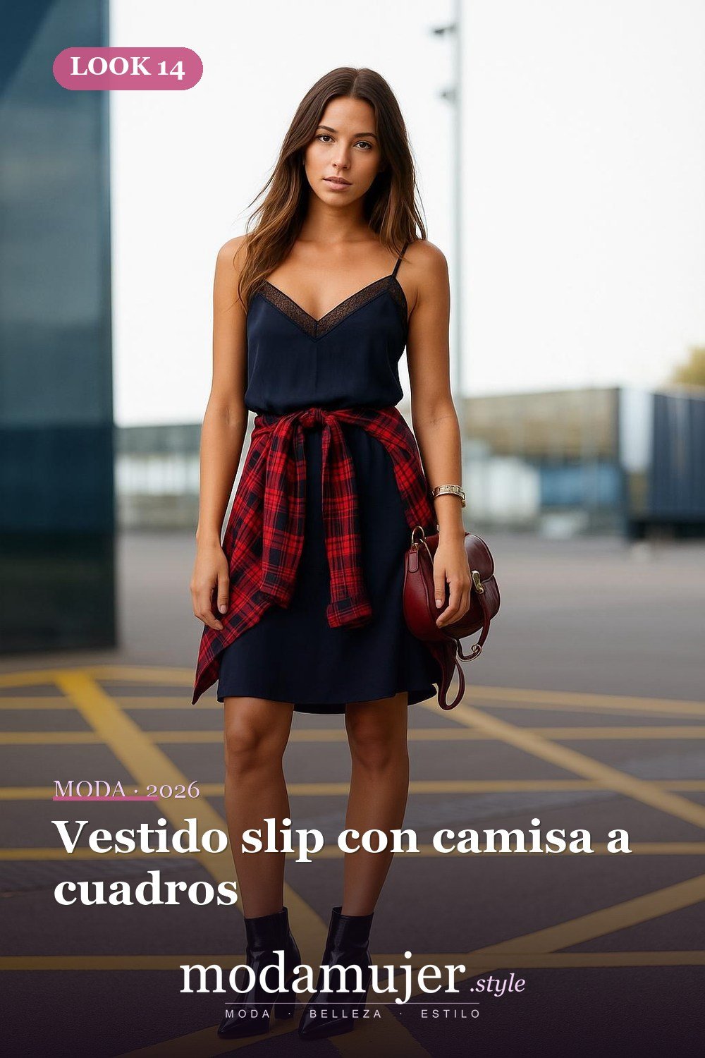 Vestido slip con camisa a cuadros — 20 maneras de diseñar tus vestidos slip en 2026