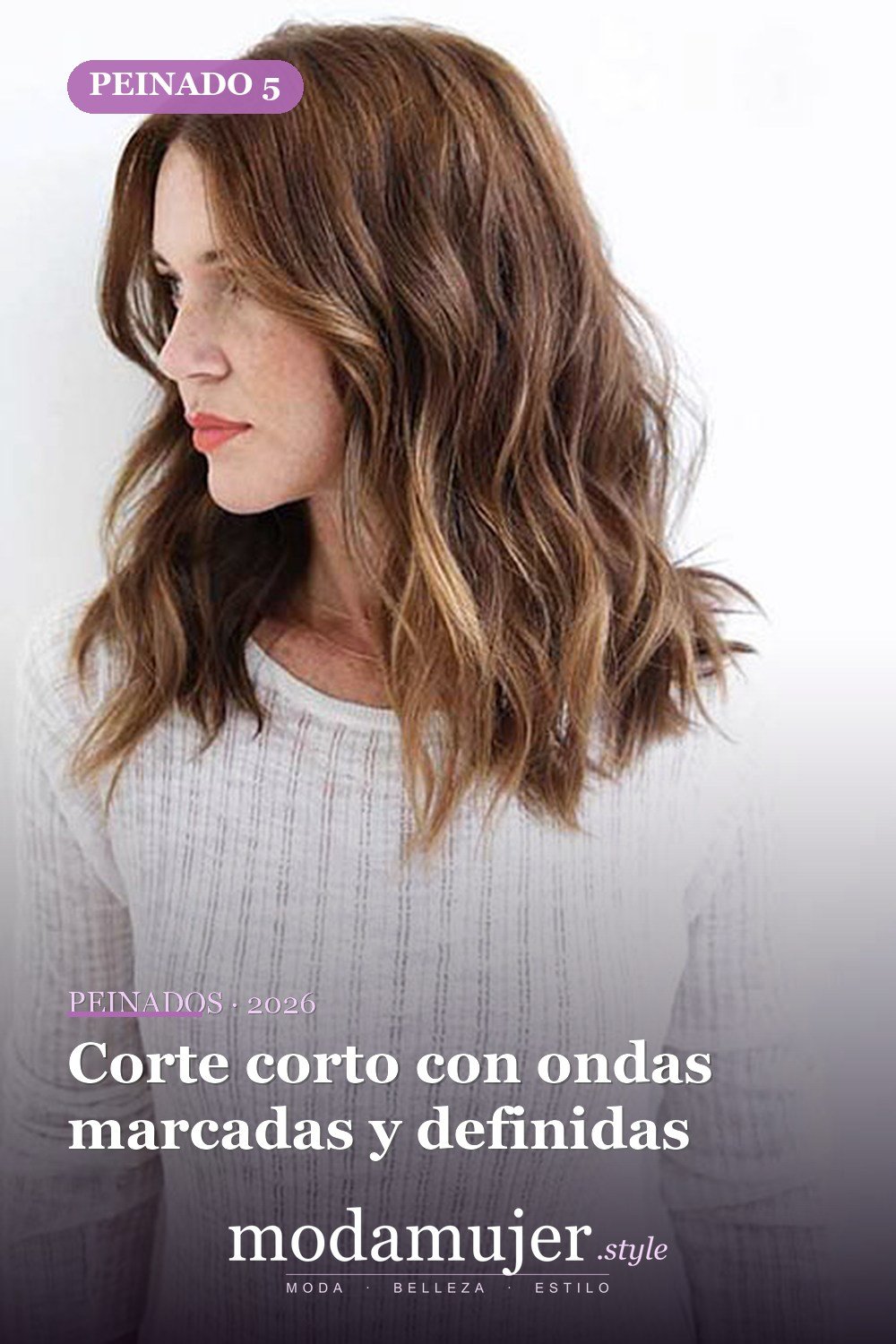 Corte corto con ondas marcadas y definidas — 20 mejores cabellos cortos para cabello ondulado