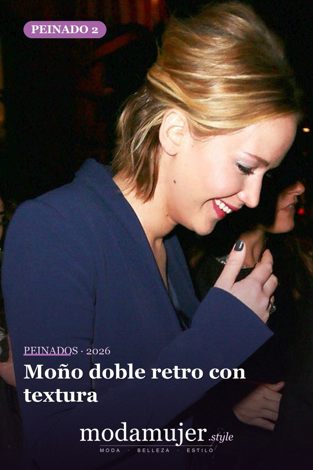 Moño doble retro con textura — 20 peinados lindos y fáciles para cabello corto