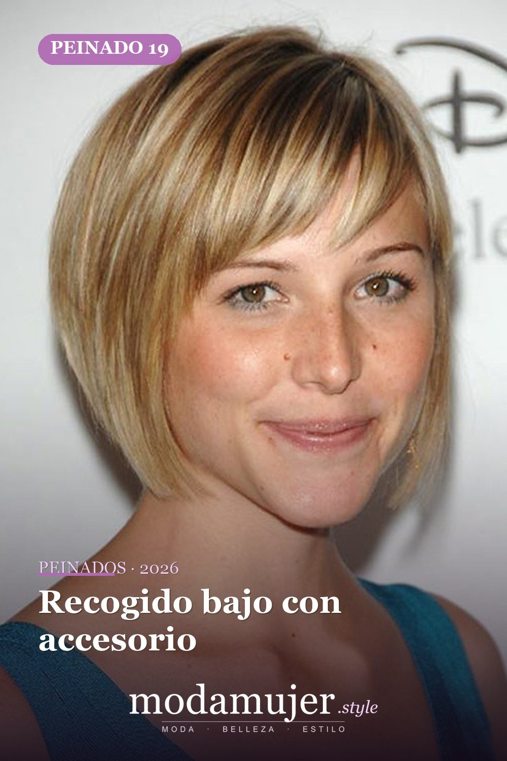 Recogido bajo con accesorio — 20 peinados lindos y fáciles para cabello corto