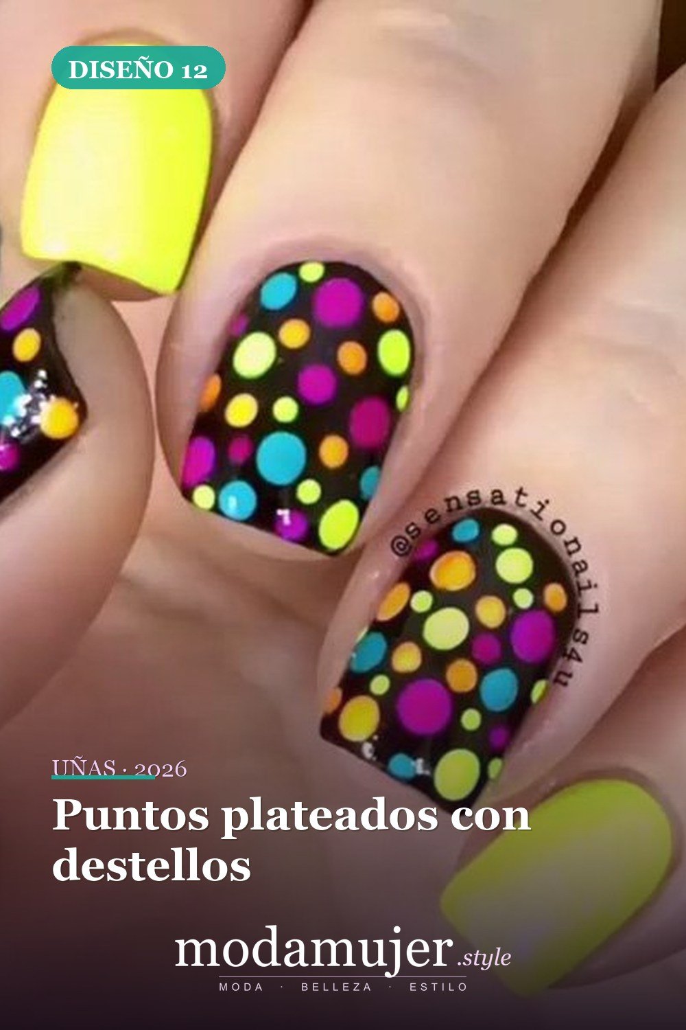Puntos plateados con destellos — 22 hermosos diseños de uñas de lunares