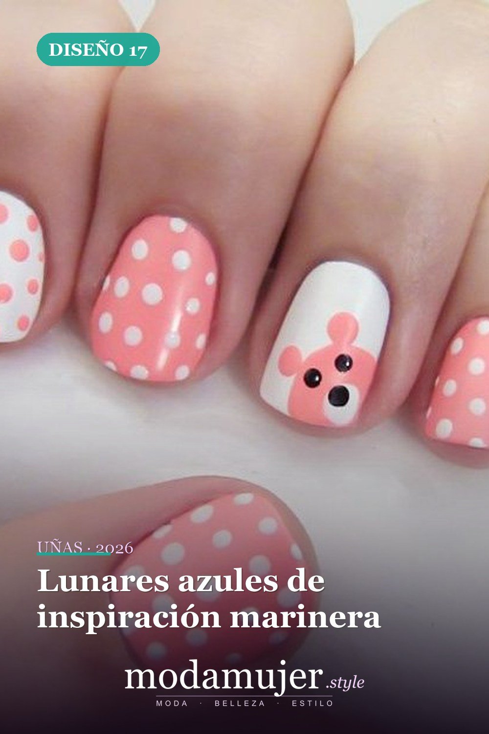 Lunares azules de inspiración marinera — 22 hermosos diseños de uñas de lunares