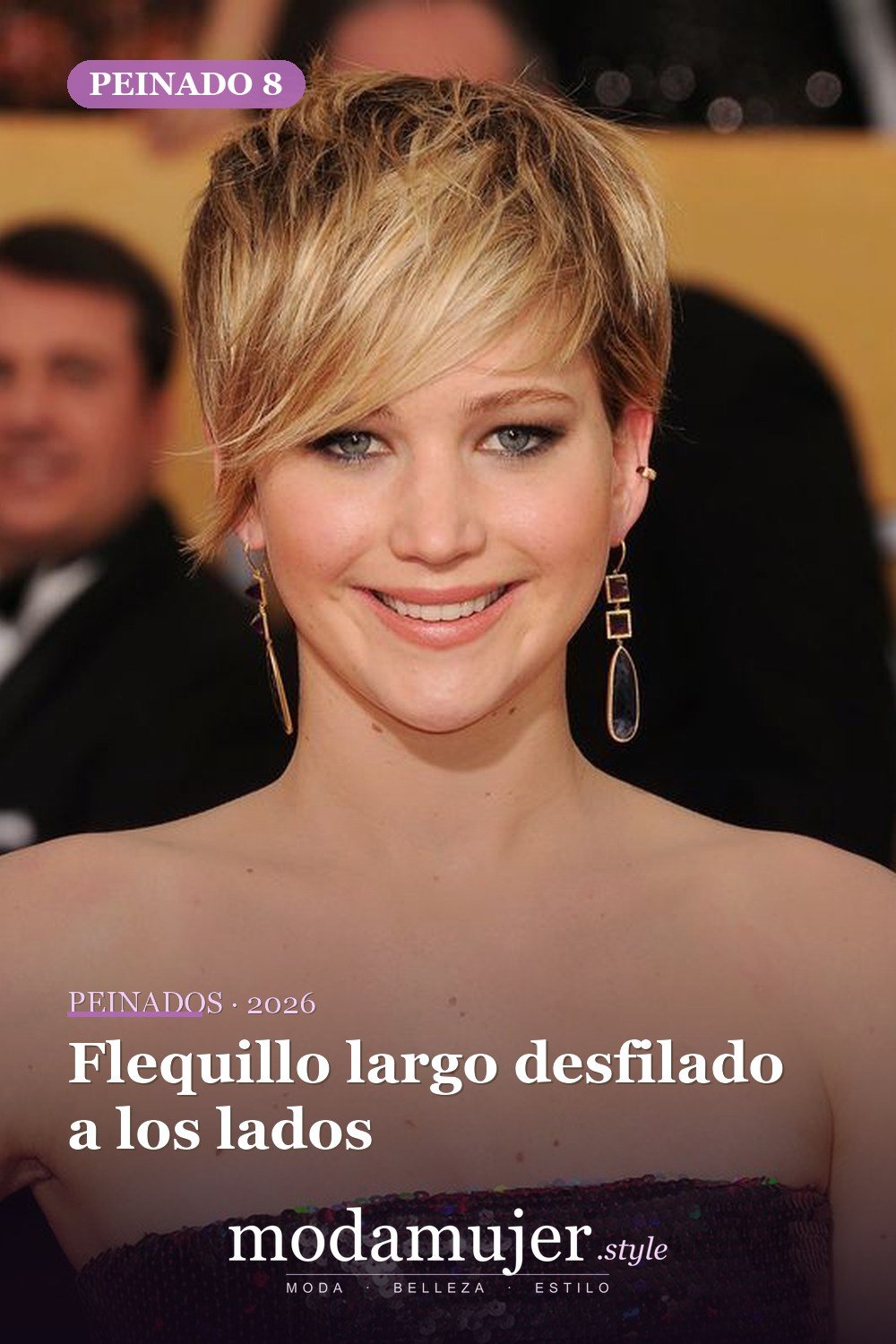 Flequillo largo desfilado a los lados — 24 cortes de pelo de moda para mujeres con flequillo para probar