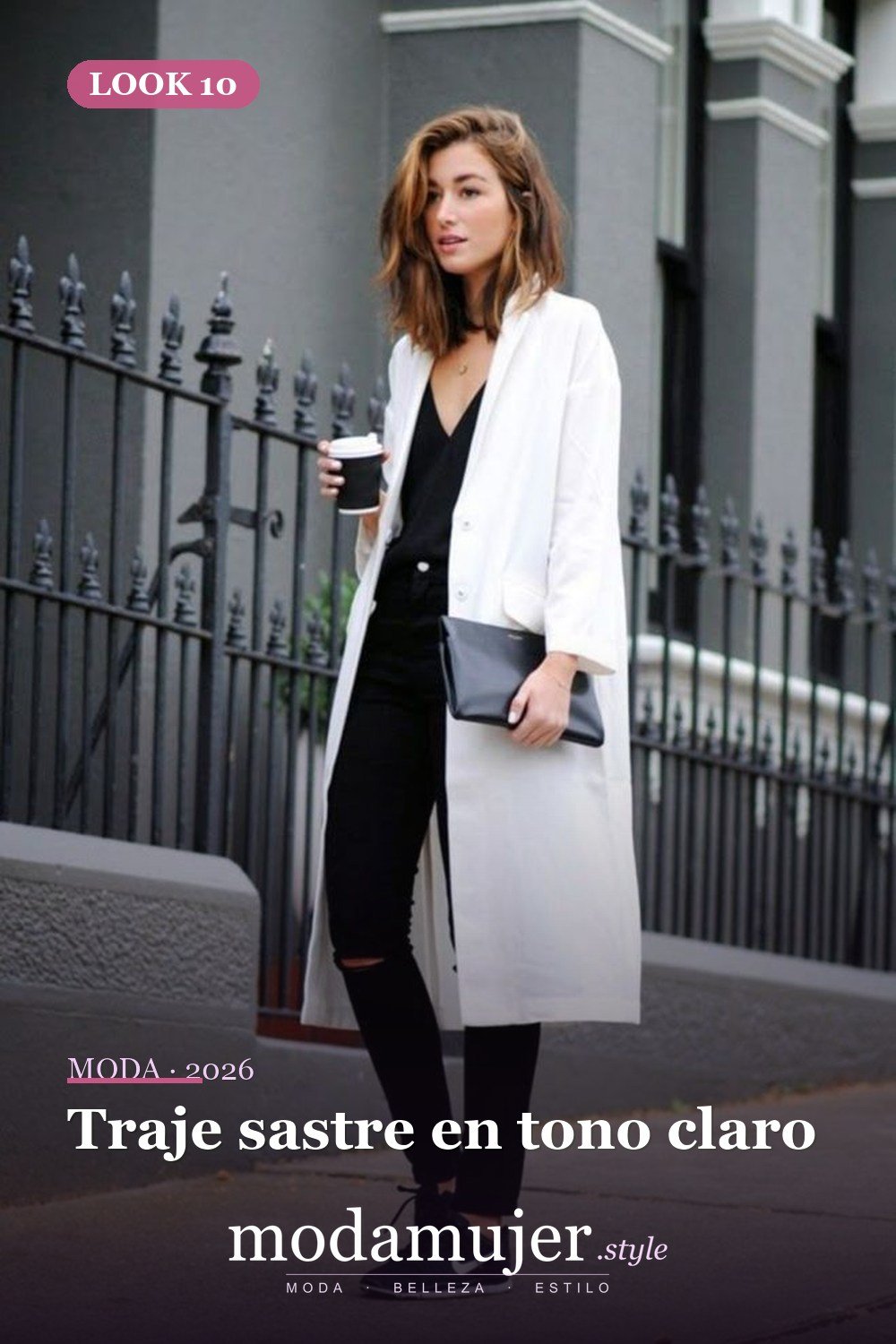Traje sastre en tono claro — 24 ideas de outfits minimalistas para lucir elegante en 2026