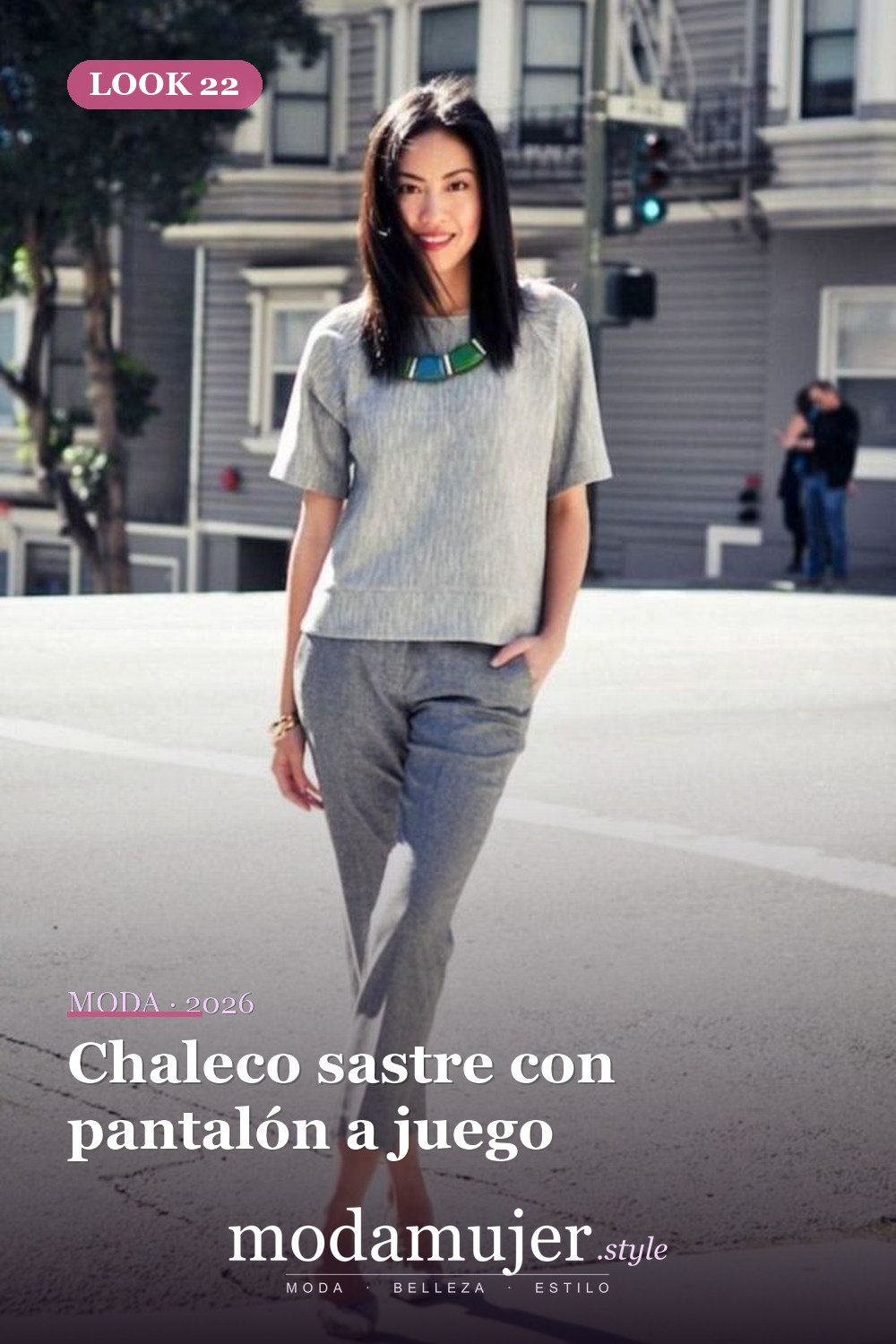Chaleco sastre con pantalón a juego — 24 ideas de outfits minimalistas para lucir elegante en 2026