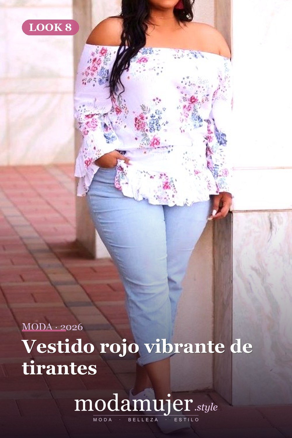 Vestido rojo vibrante de tirantes — 24 ideas de trajes casuales de talla grande para verano 2026