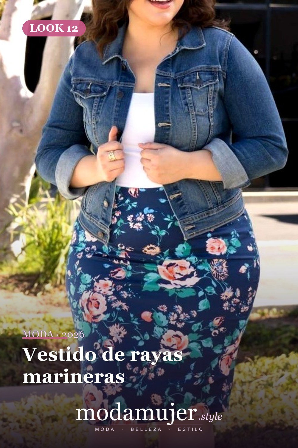 Vestido de rayas marineras — 24 ideas de trajes casuales de talla grande para verano 2026