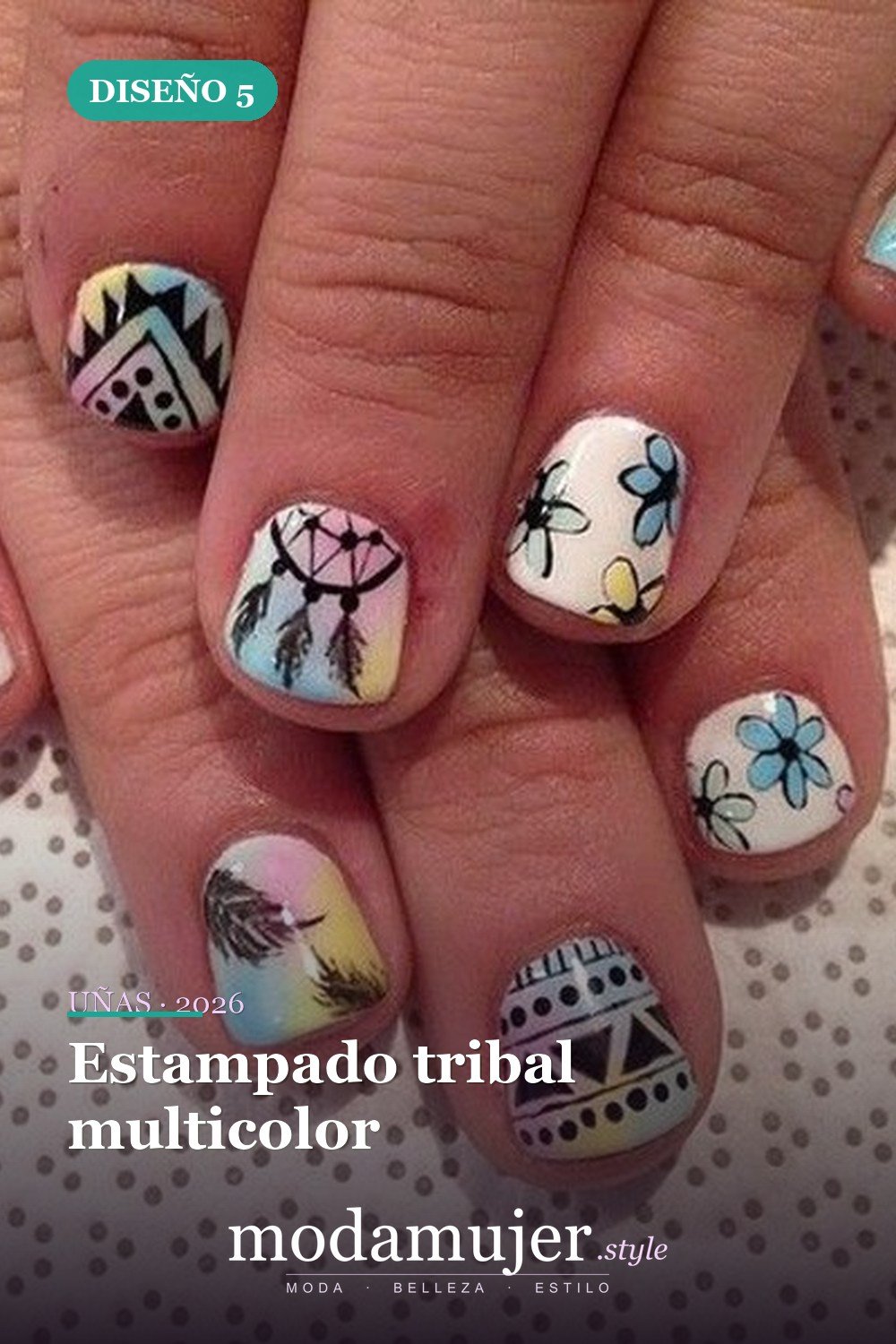 Estampado tribal multicolor — 25 diseños de uñas tribales elegantes y geniales