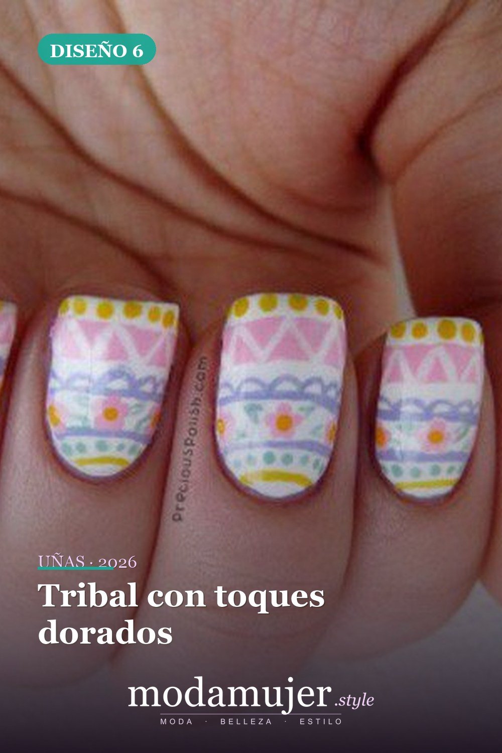 Tribal con toques dorados — 25 diseños de uñas tribales elegantes y geniales