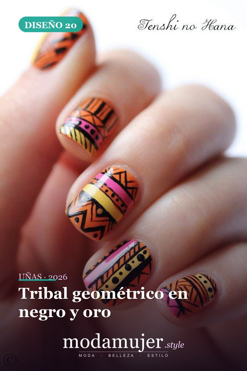Tribal geométrico en negro y oro — 25 diseños de uñas tribales elegantes y geniales