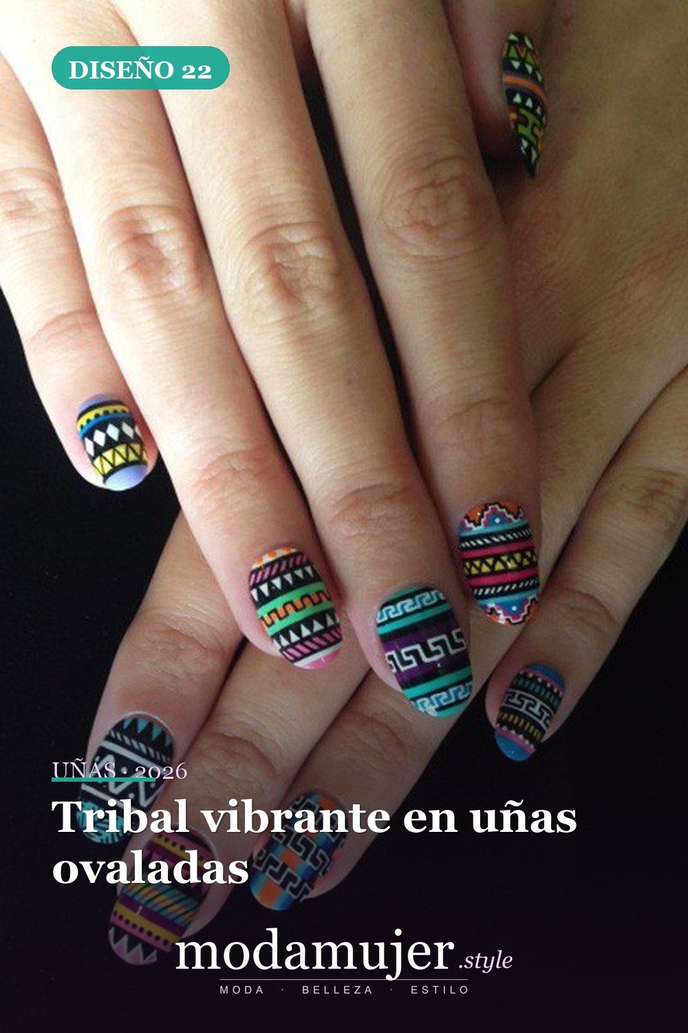 Tribal vibrante en uñas ovaladas — 25 diseños de uñas tribales elegantes y geniales