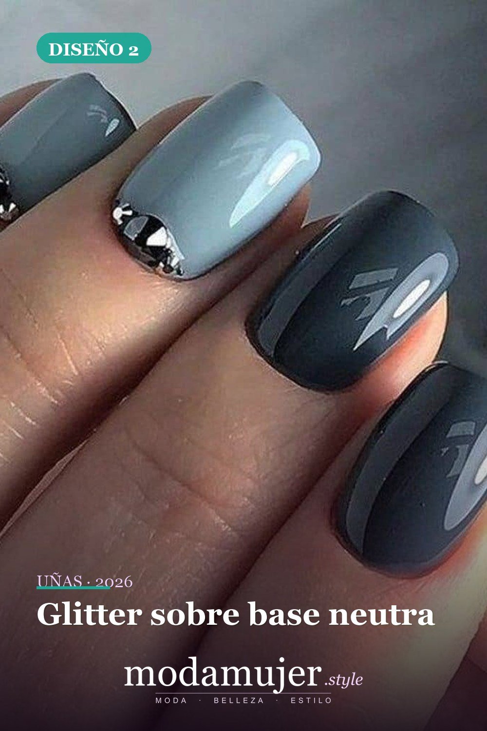 Glitter sobre base neutra — 25 impresionantes uñas de invierno para iluminarte
